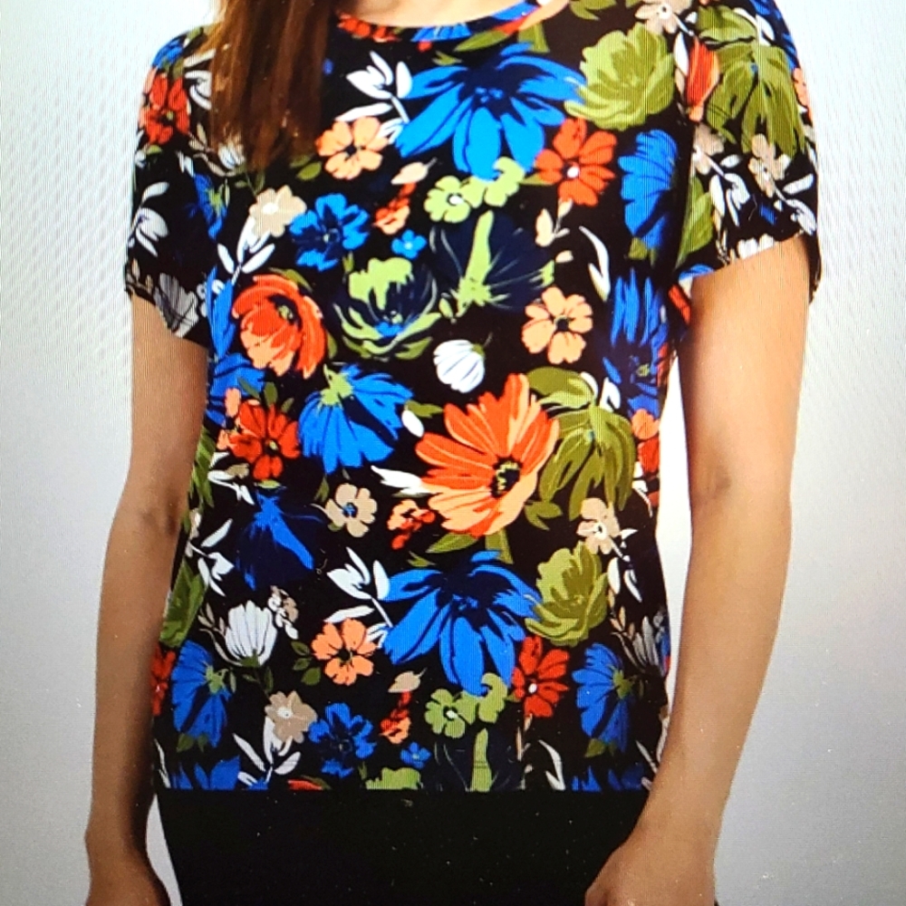 Anne Klein tulip sleeve top